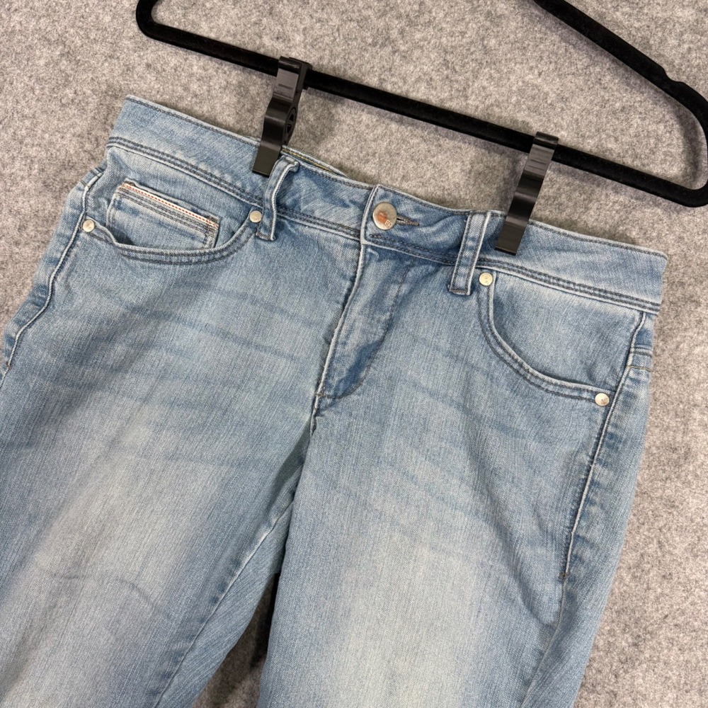 Faded Glory Capri Jeans Women 8 Blue Light Wash Cuffed Mid Rise FGL15831LD